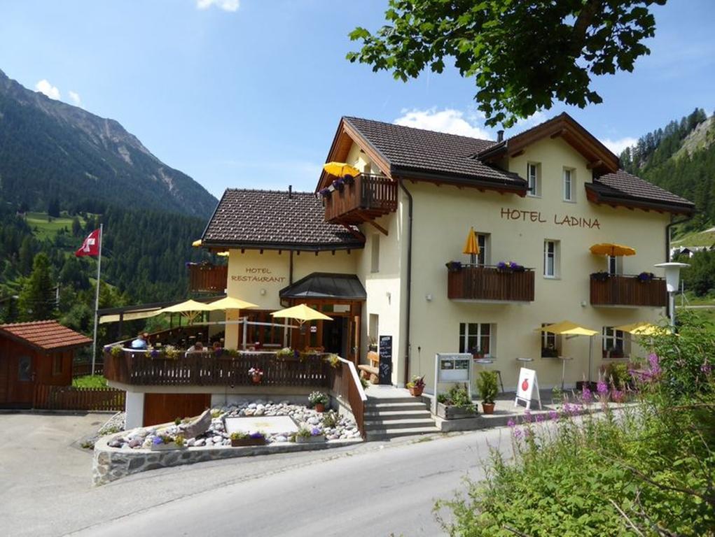 Hotel Ladina Bergün Esterno foto