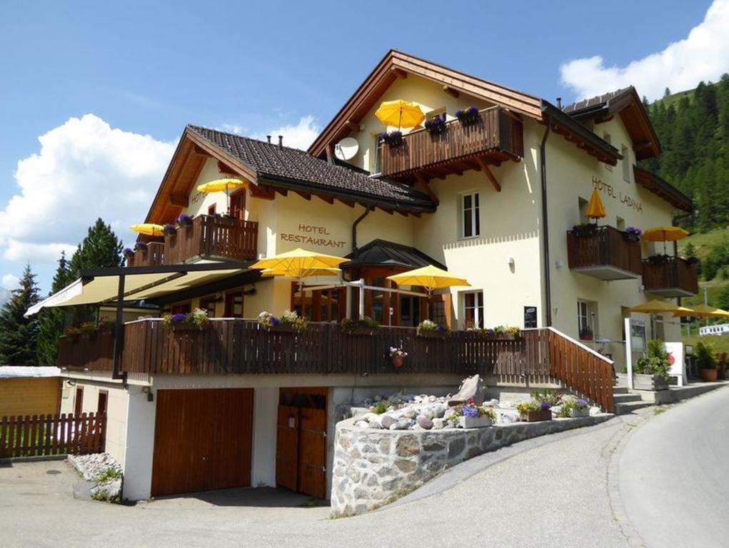 Hotel Ladina Bergün Esterno foto