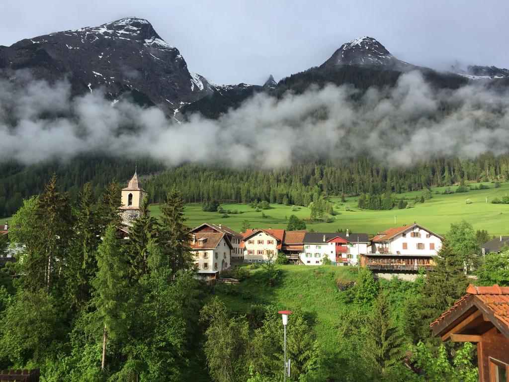 Hotel Ladina Bergün Esterno foto