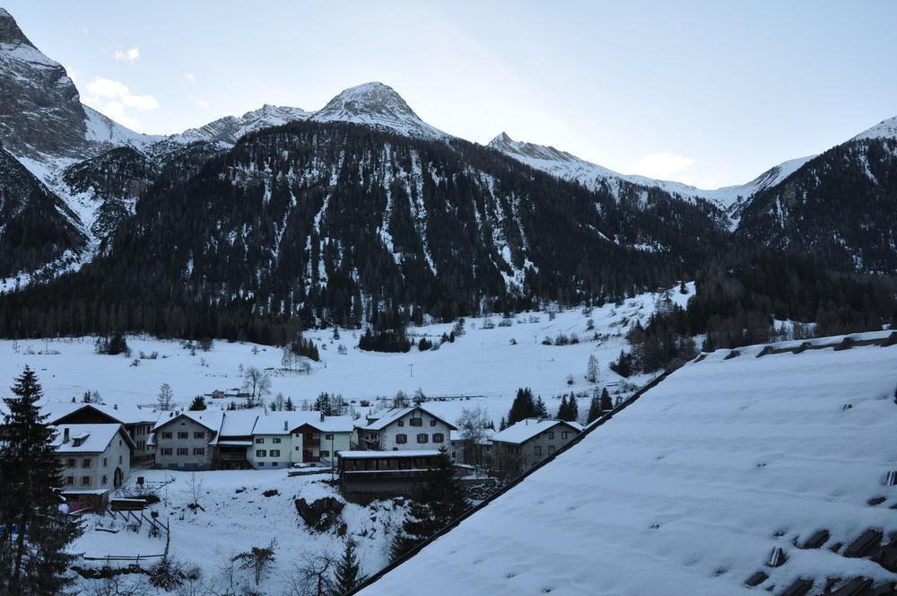 Hotel Ladina Bergün Esterno foto