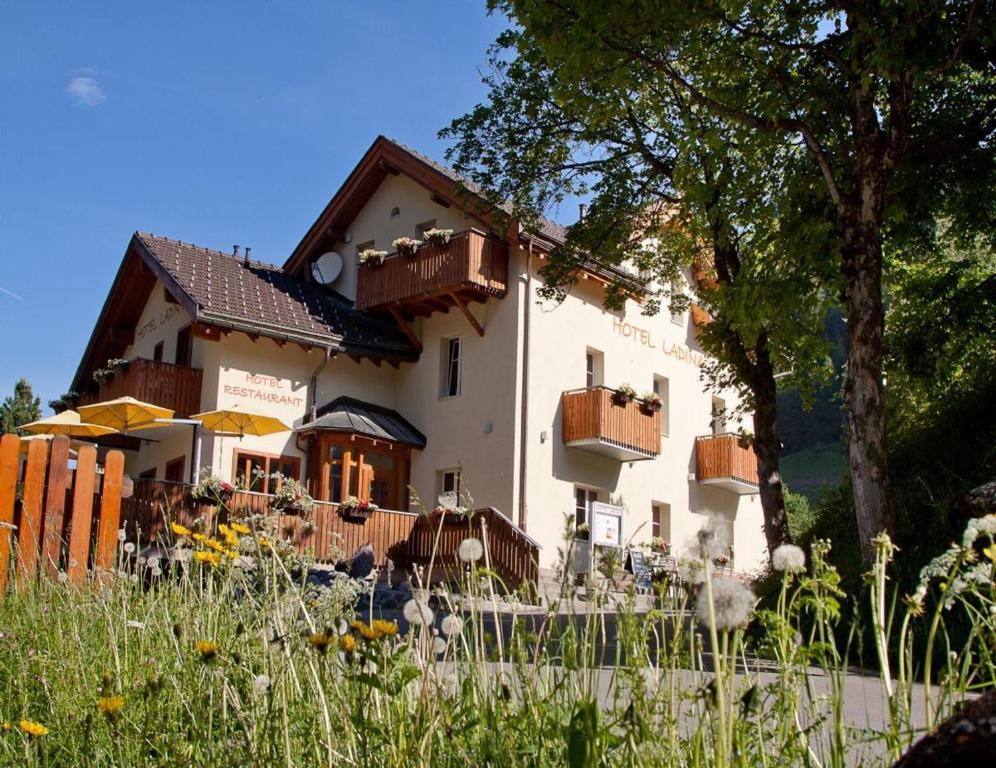 Hotel Ladina Bergün Esterno foto